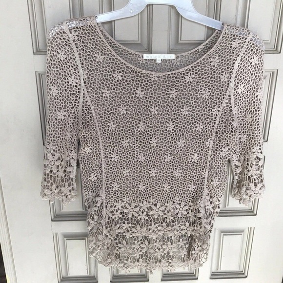Mosaic&Co Crochet Top SzM Beige HI/LO Pretty Pullover 3/4 Sleeves NWOT - Picture 1 of 5